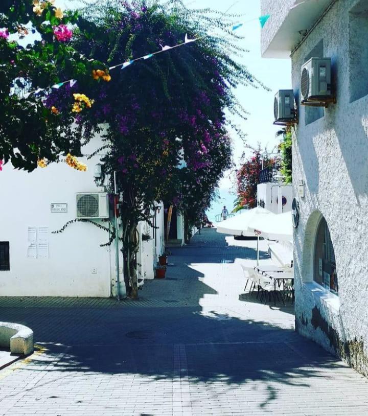 Casa Del Pez Vivienda A Pie De Calle En Agua Amarga A 250 Metros De La Playa Exteriör bild